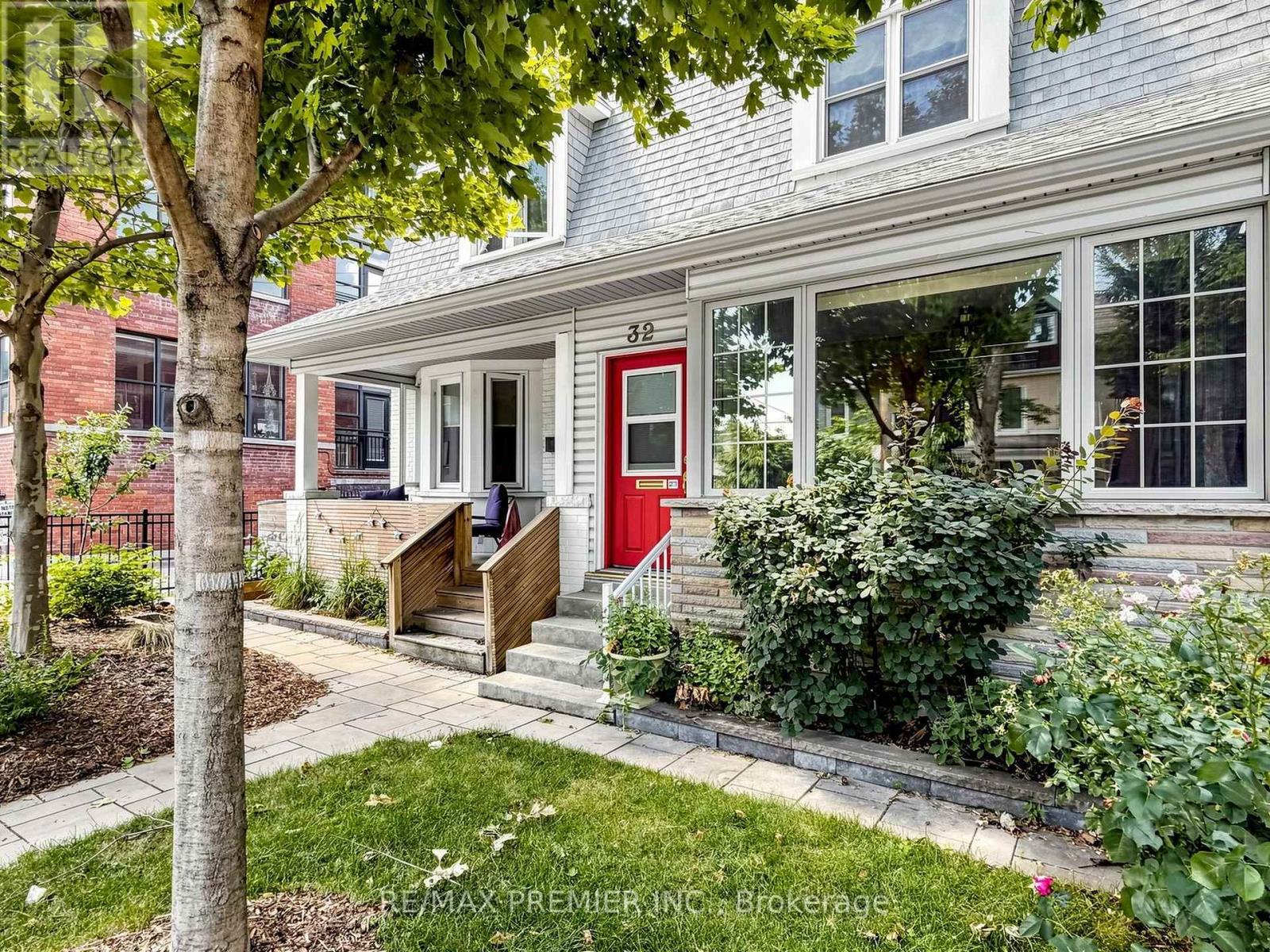 32 RITCHIE AVENUE