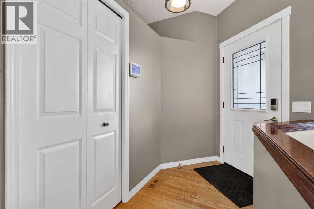20 Riverwood Crescent SE