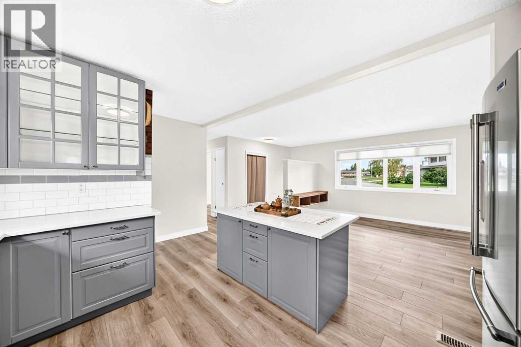 42 Rundlelawn Close NE