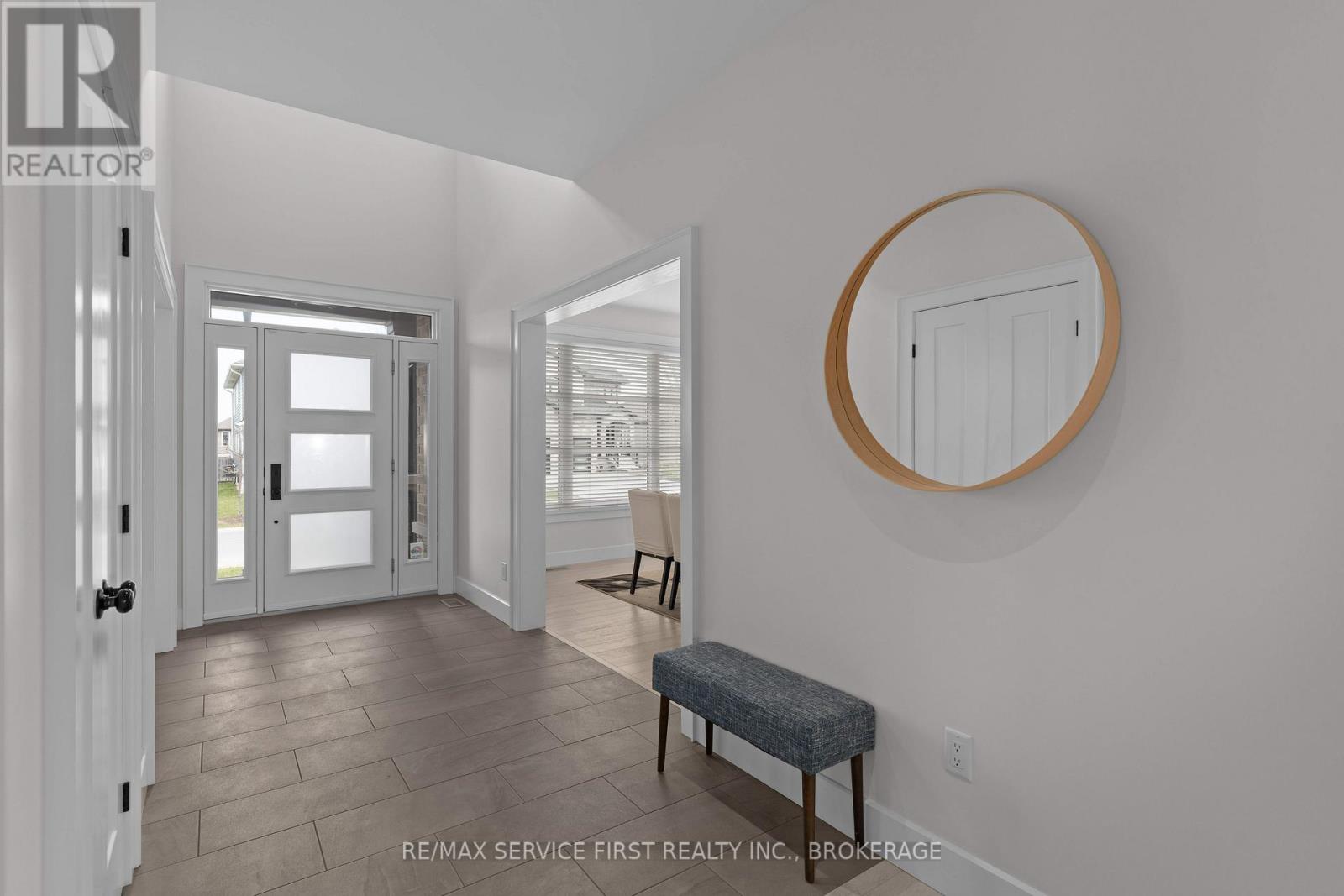 900 ROSHAN DRIVE