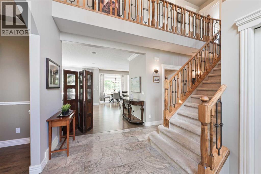 136 Strathlea Place SW