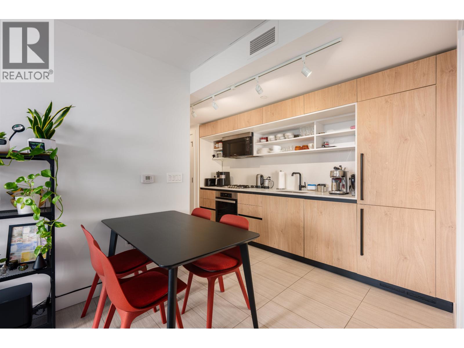 1604 5058 JOYCE STREET