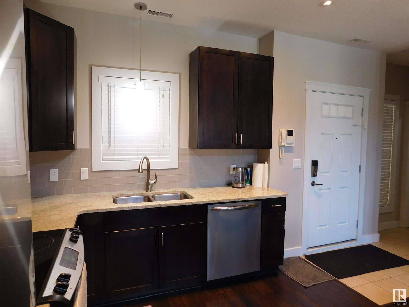 #50 11518 76 AV NW