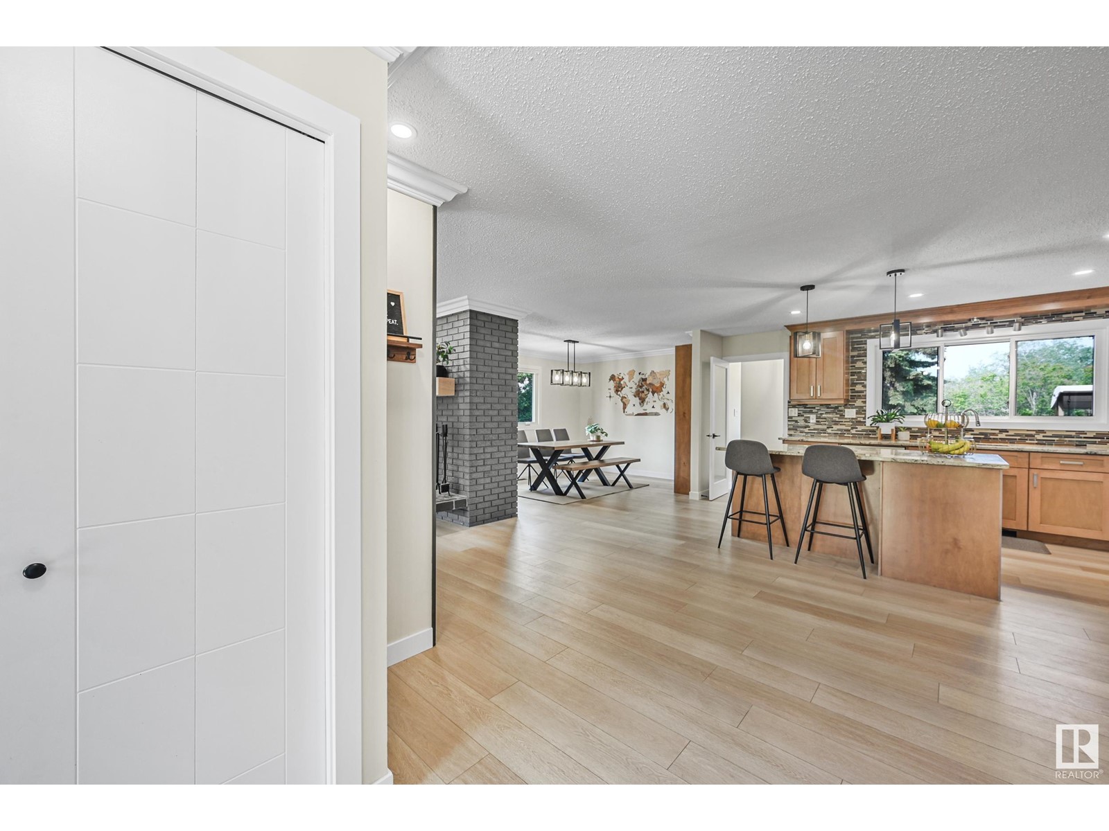 #12 55305 RGE ROAD 242