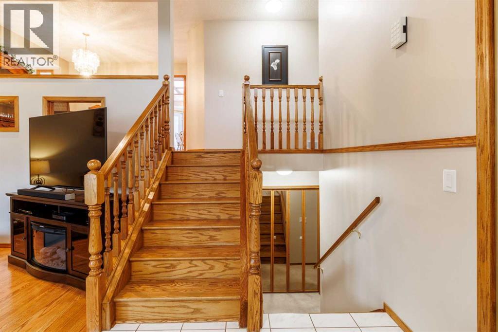 20 Macewan Ridge Gate NW