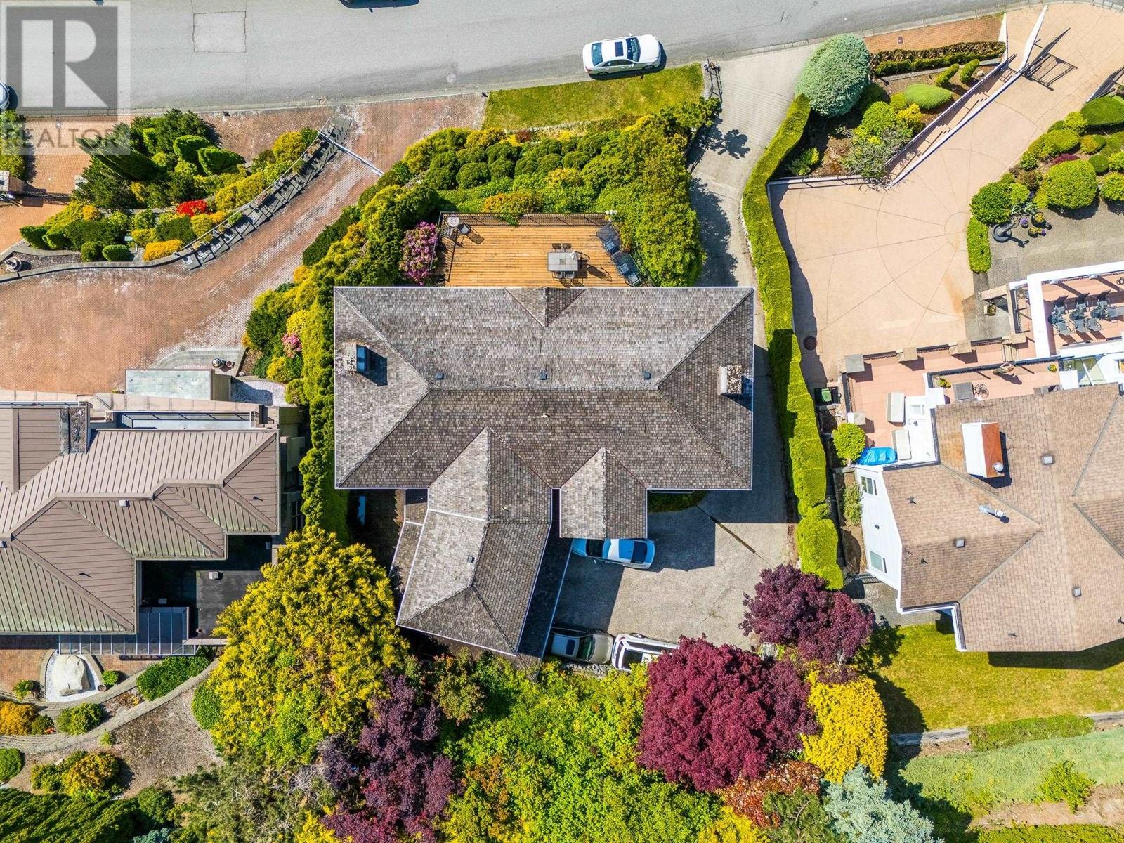2585 WESTHILL WAY