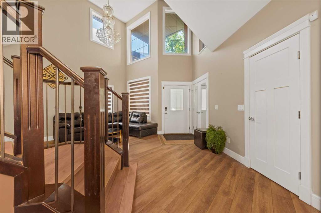 30 Saddlelake View NE