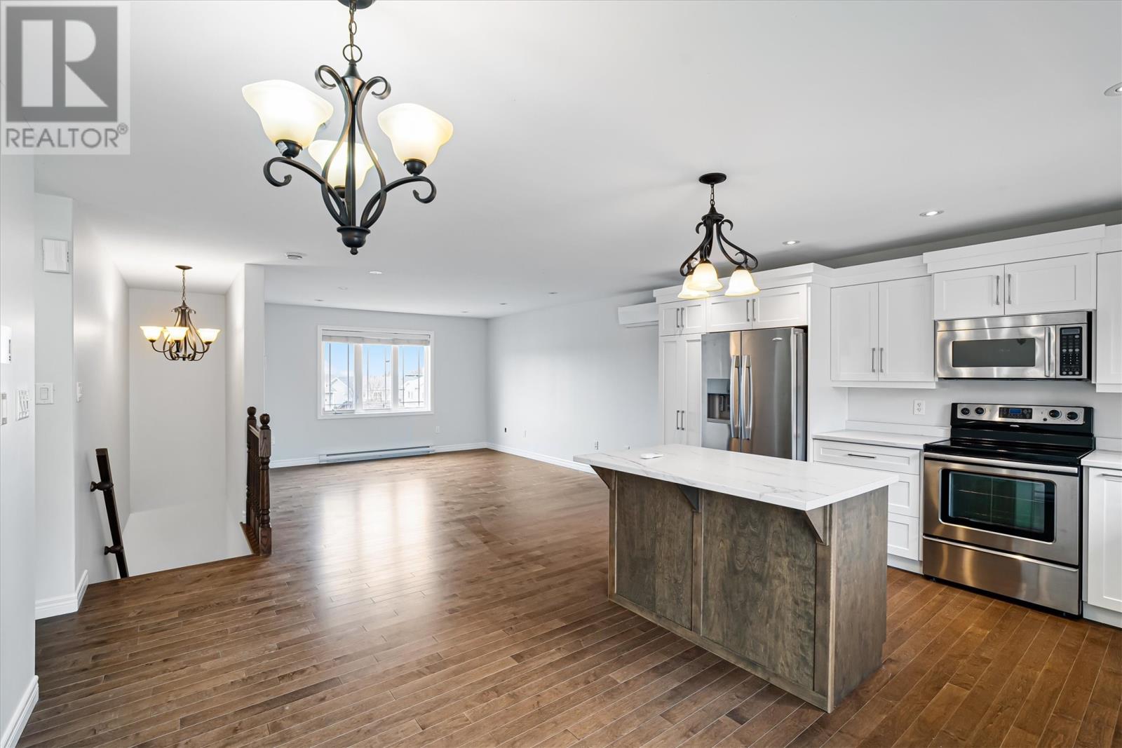 12 Hillside Place
