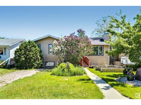 10835 152 ST NW Edmonton AB T5P1Z4