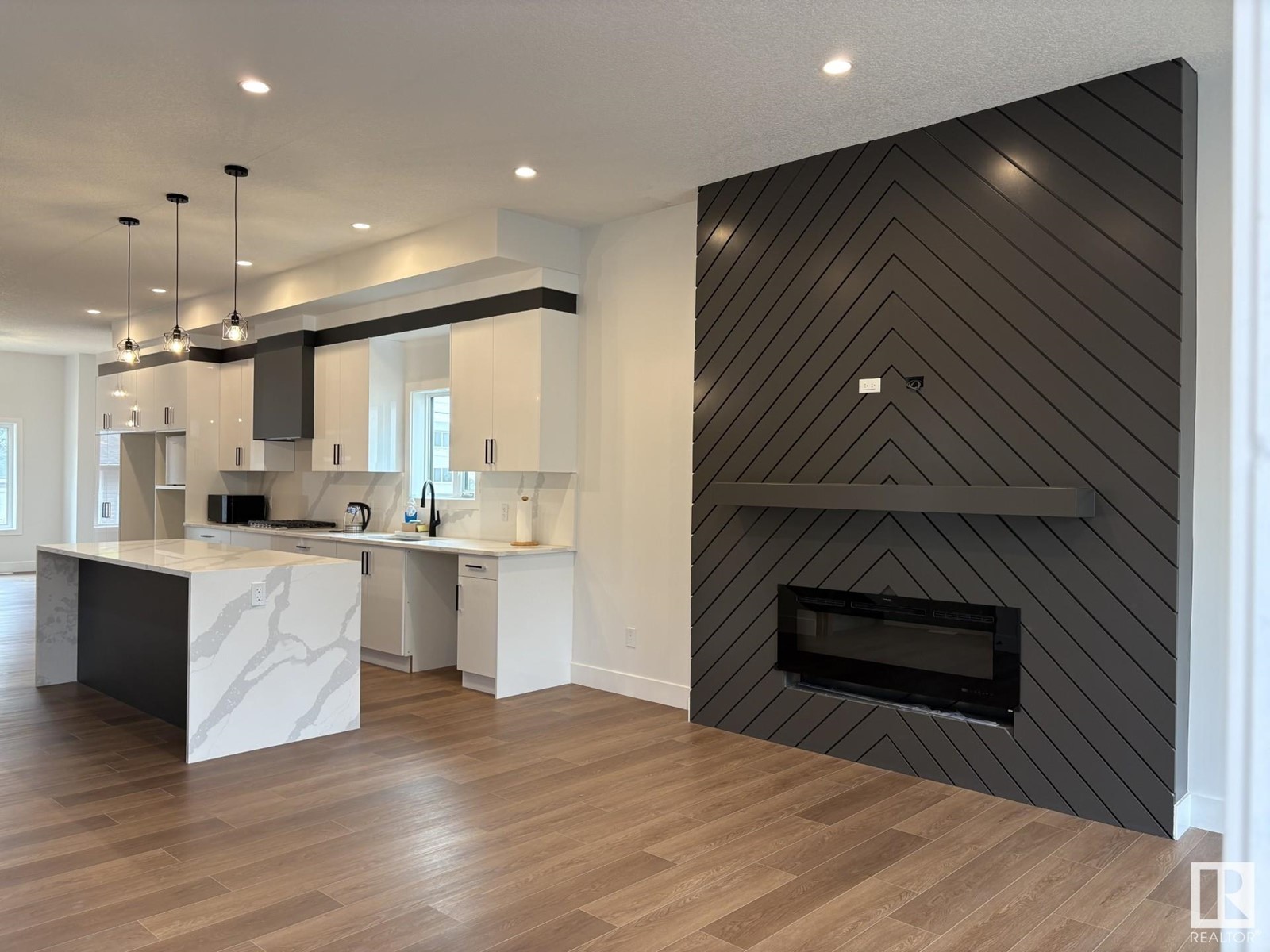 11036 128 ST NW NW