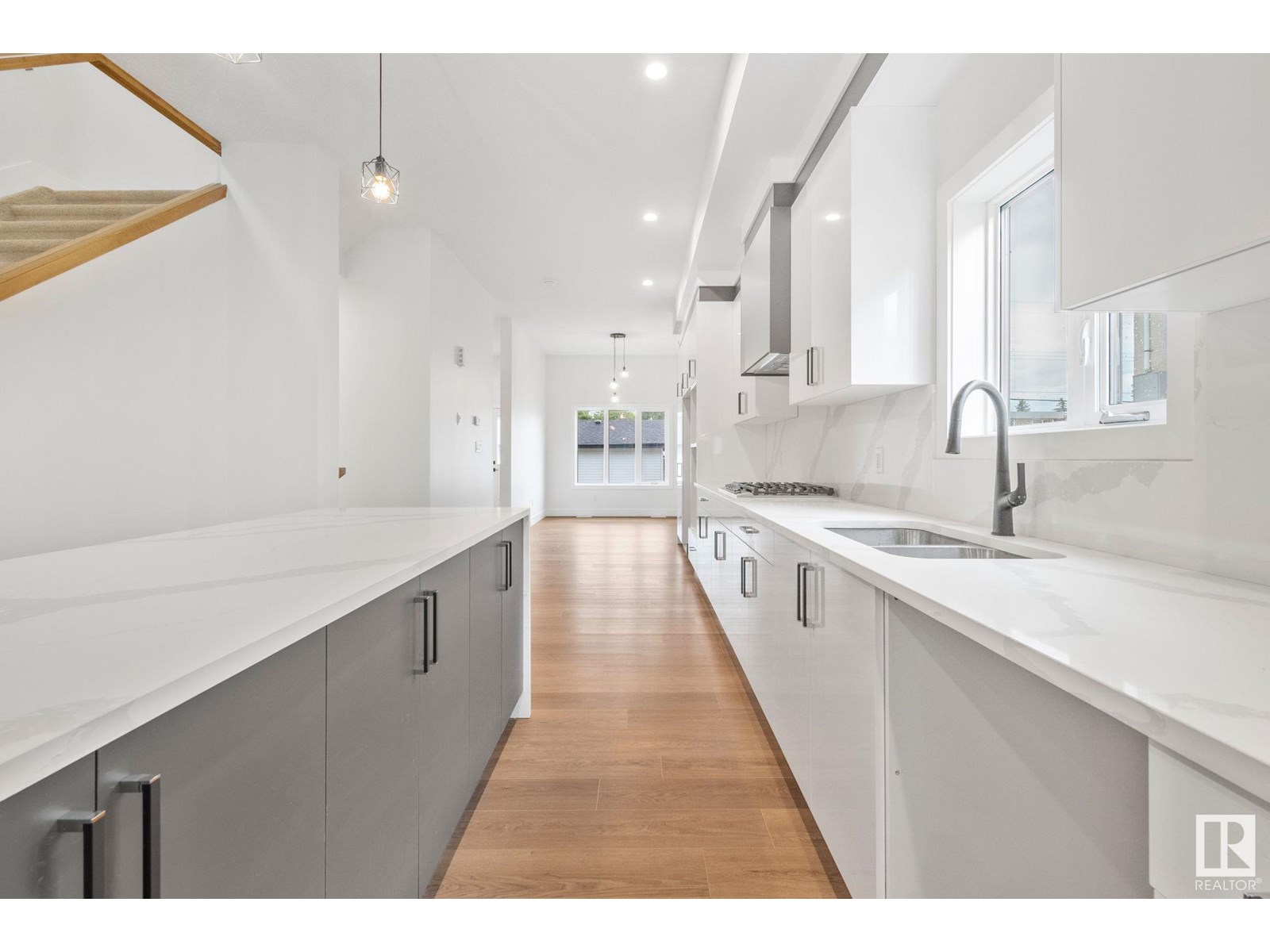 11036 128 ST NW NW