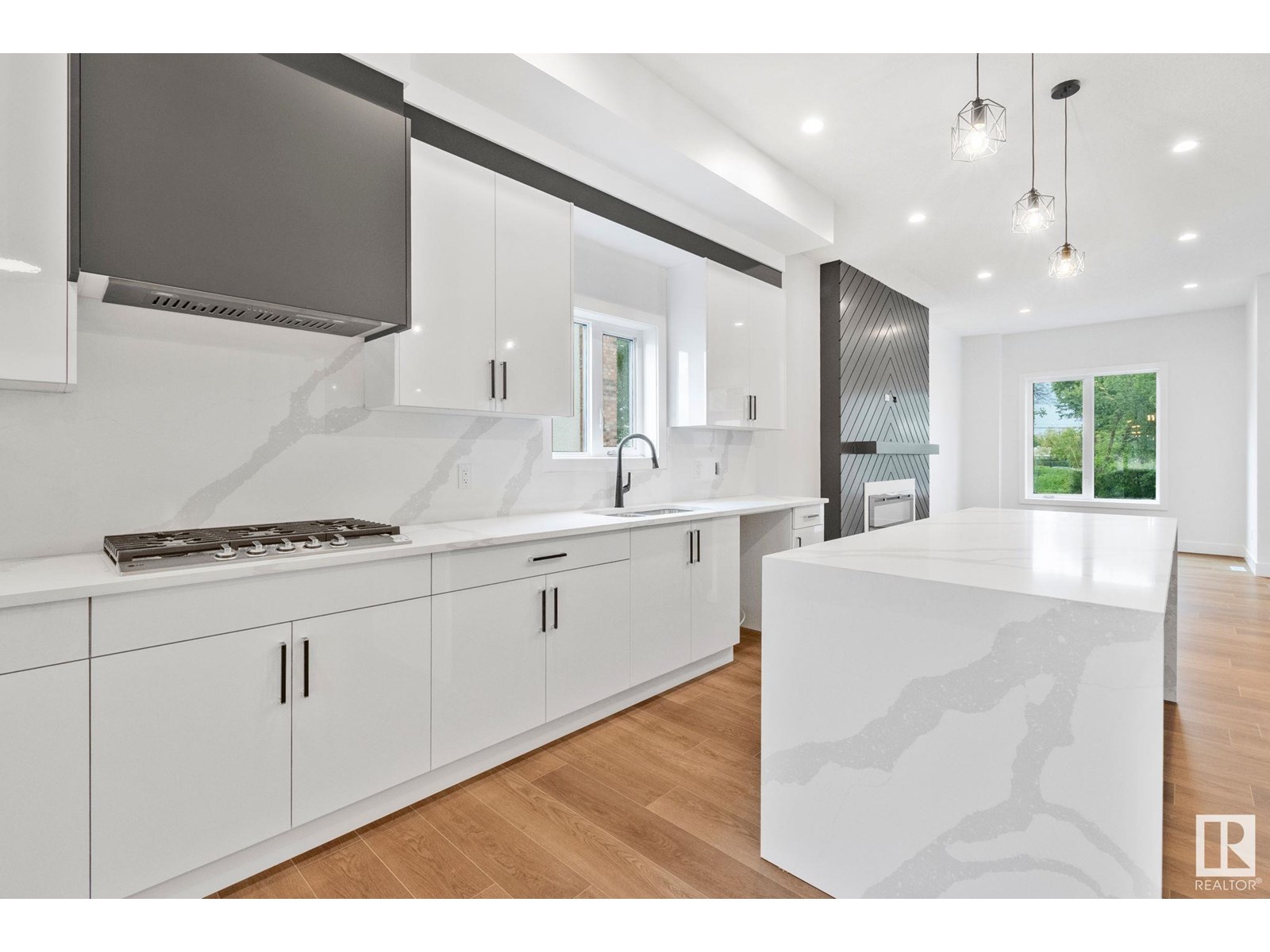 11036 128 ST NW NW