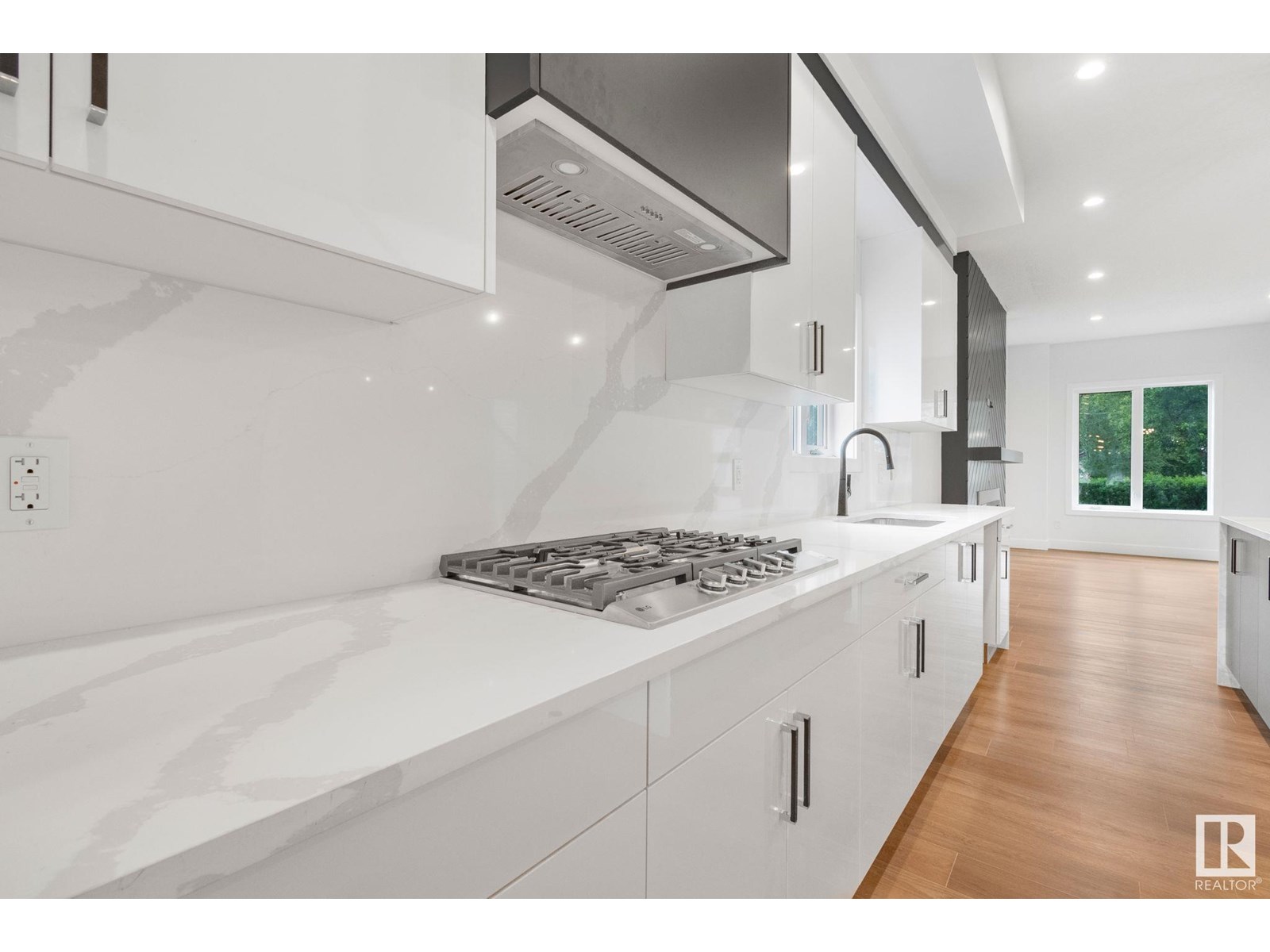 11036 128 ST NW NW