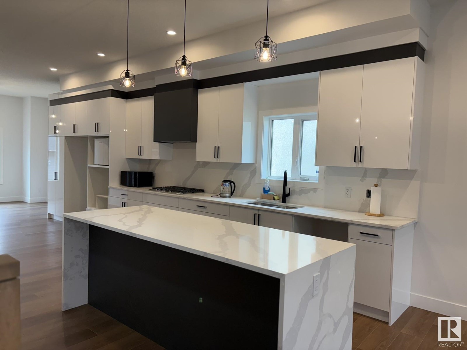 11036 128 ST NW NW