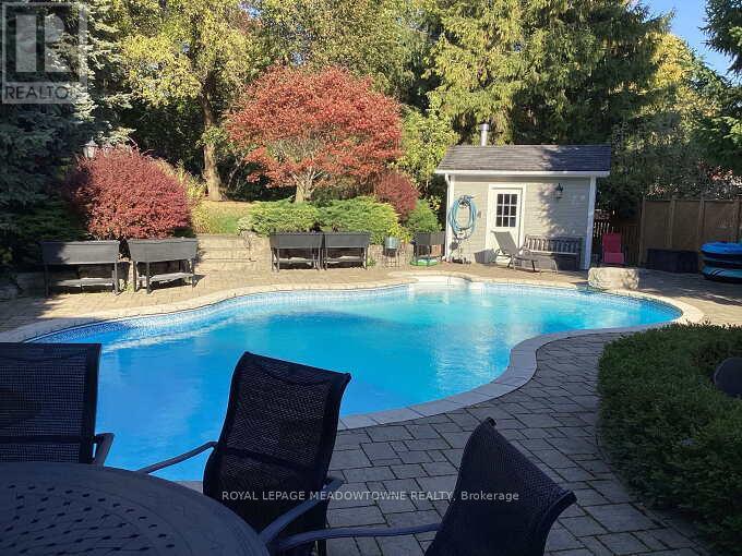 13 MCKEE DRIVE