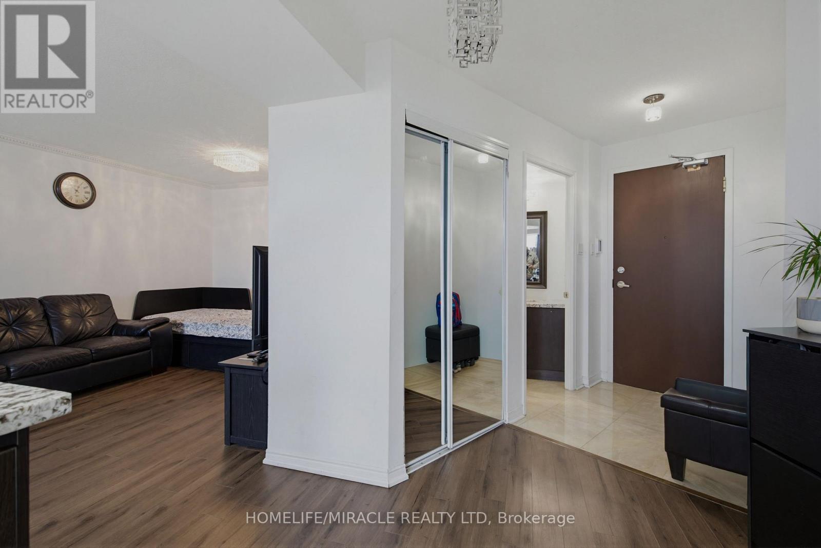 PH211 - 7250 YONGE STREET