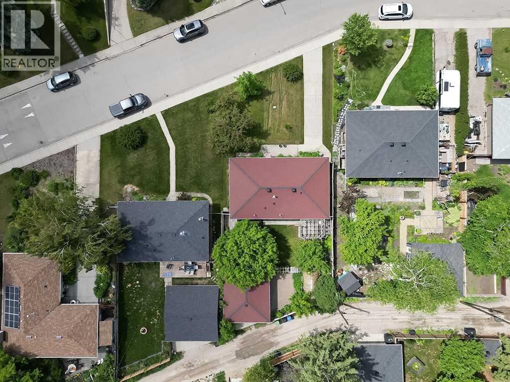 1916 Grand Oaks Drive SW