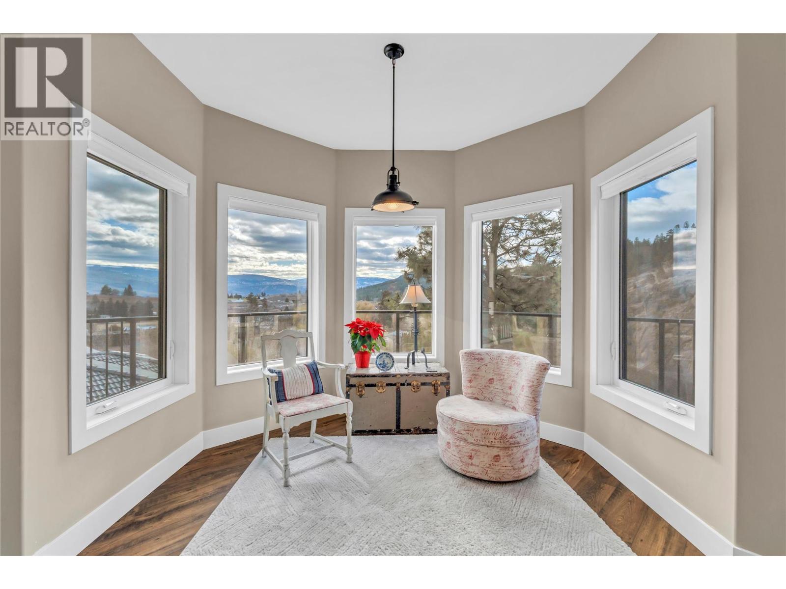 6709 Victoria Road Unit# 3