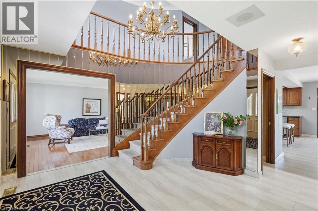 24 RENFREW Drive