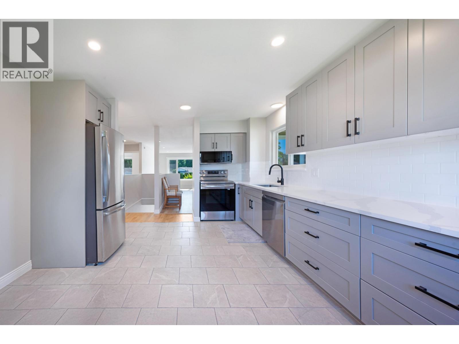 11850 GREENHAVEN COURT