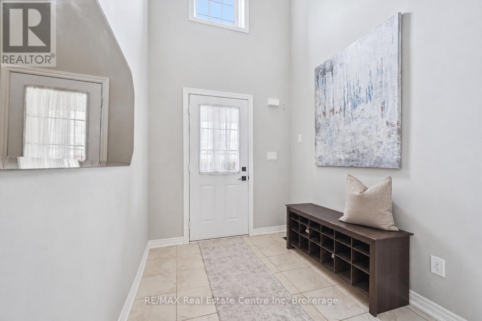 2 - 395 LINDEN DRIVE