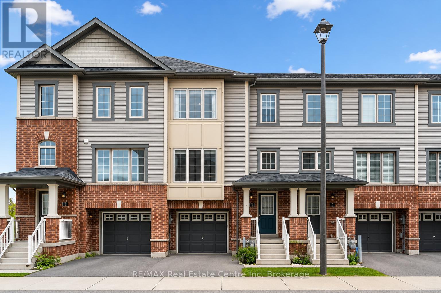 2 - 395 LINDEN DRIVE