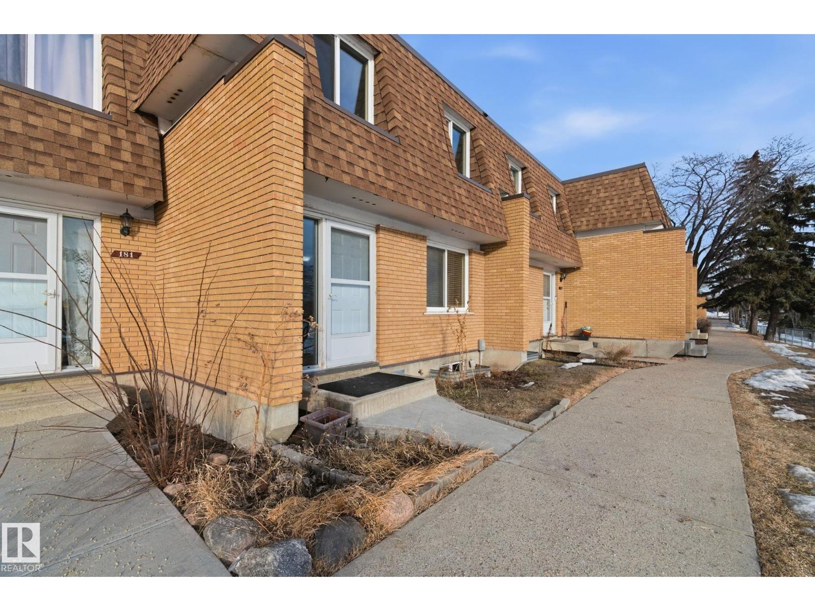 180 LONDONDERRY SQ NW