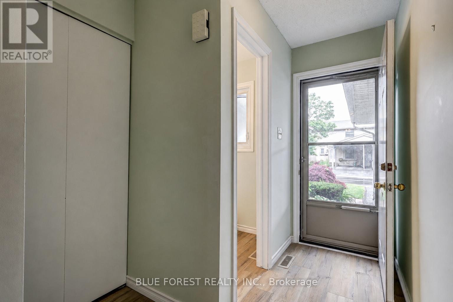 24 - 25 ERICA CRESCENT