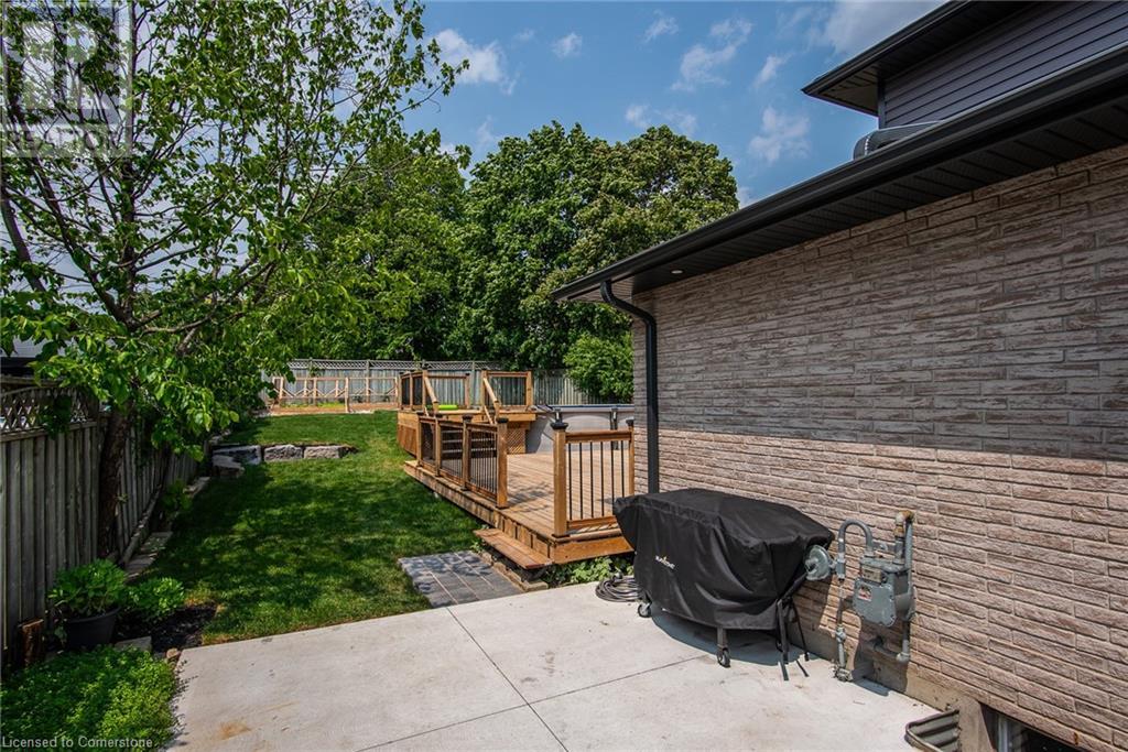 5 GREENWICH Drive