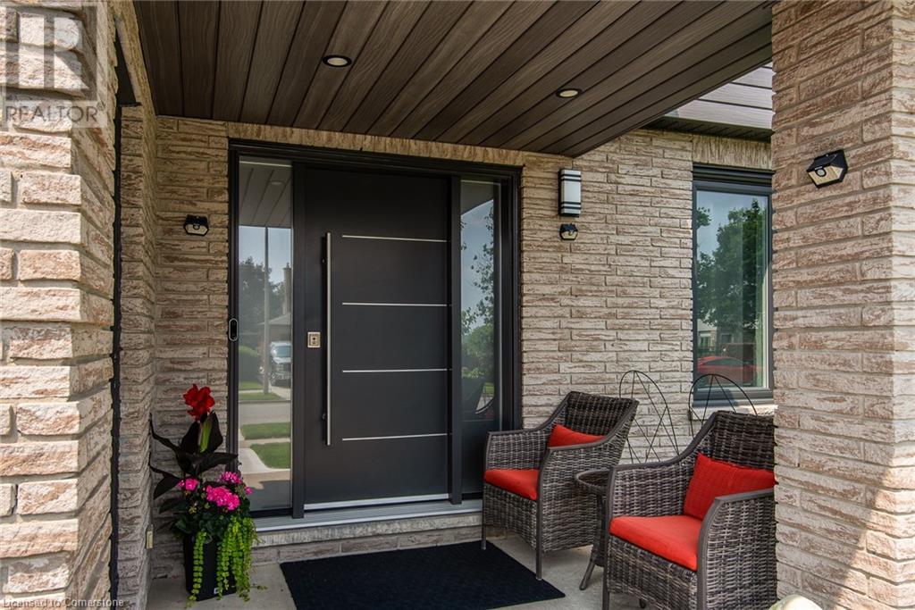 5 GREENWICH Drive