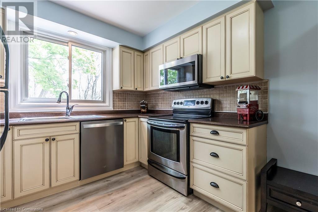121 MORGAN Avenue Unit# 7