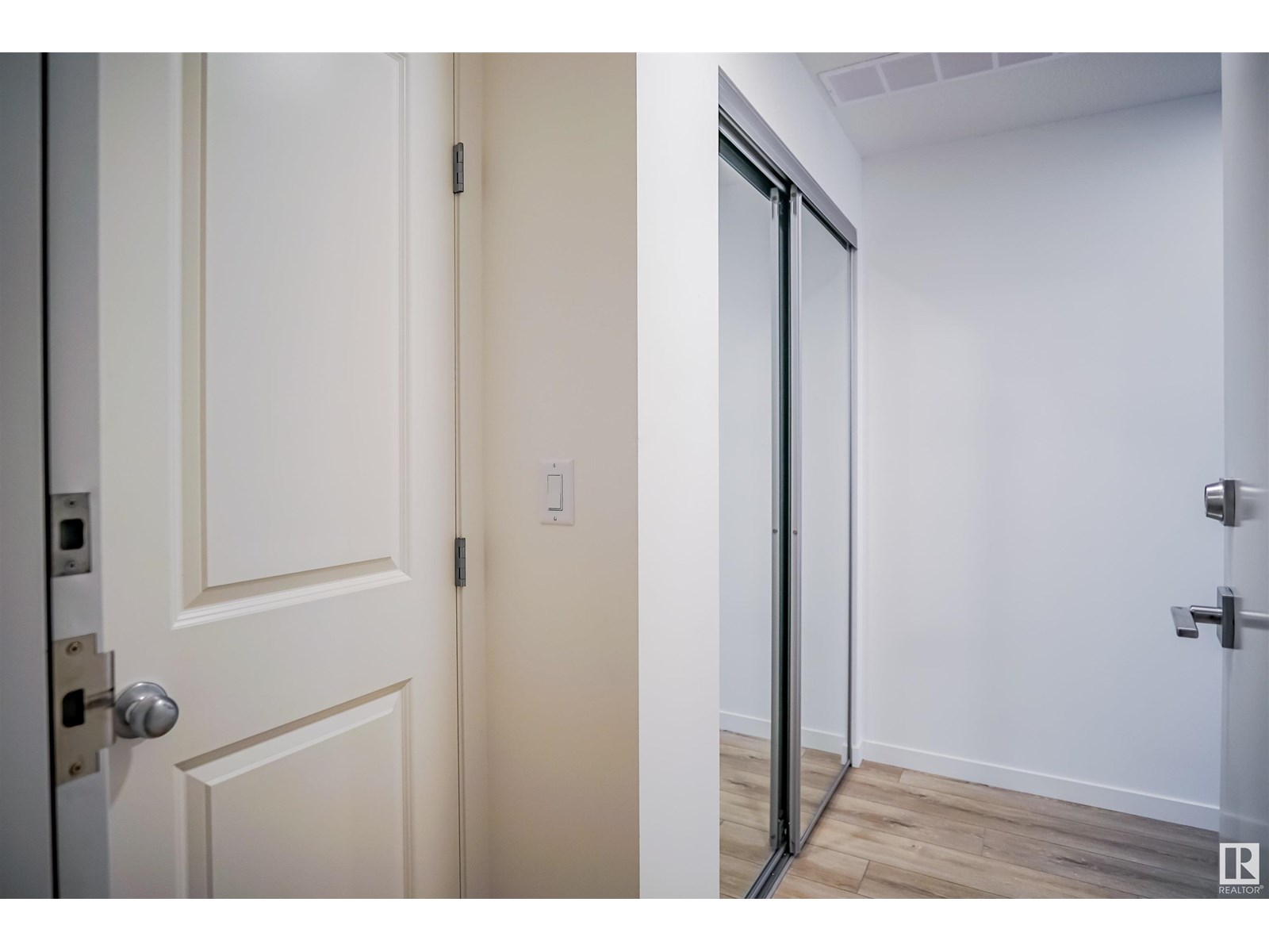 #205 9207 228 ST NW
