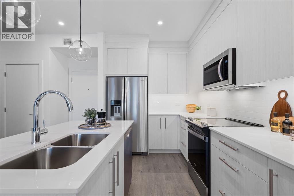 1318, 6 Merganser Drive W