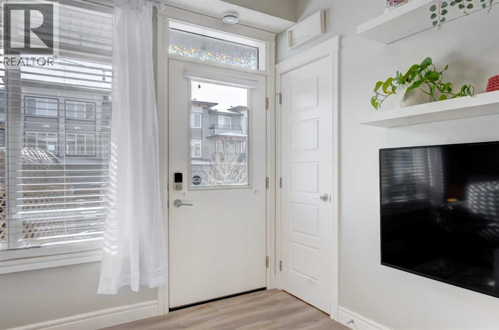 15, 230 Seton Passage