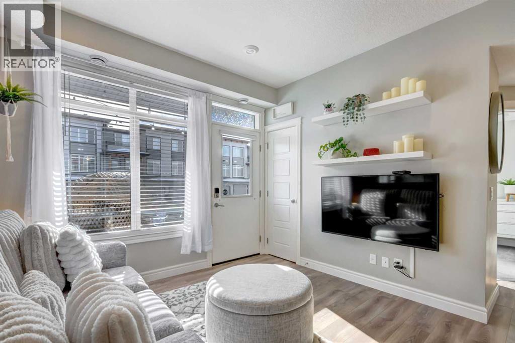 15, 230 Seton Passage