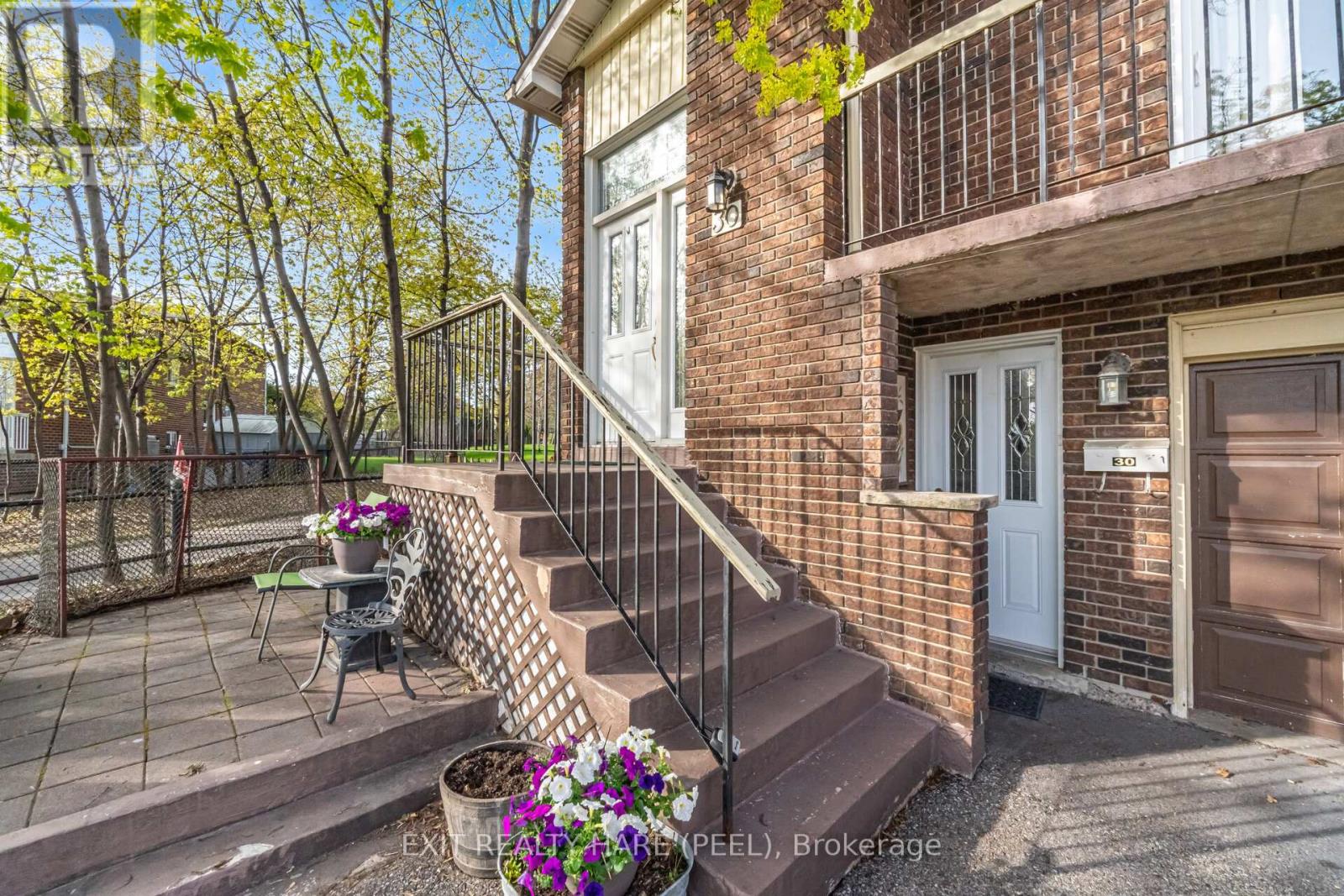 30 THORSBY COURT - Photo 4