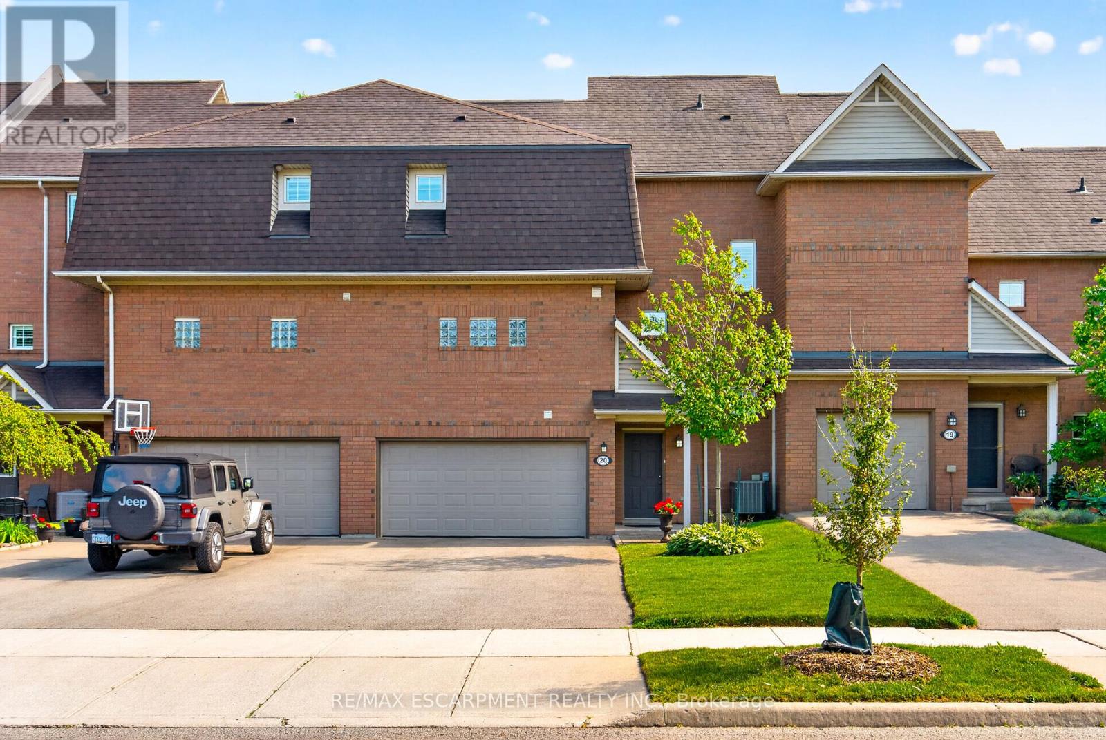 20 - 100 BEDDOE DRIVE