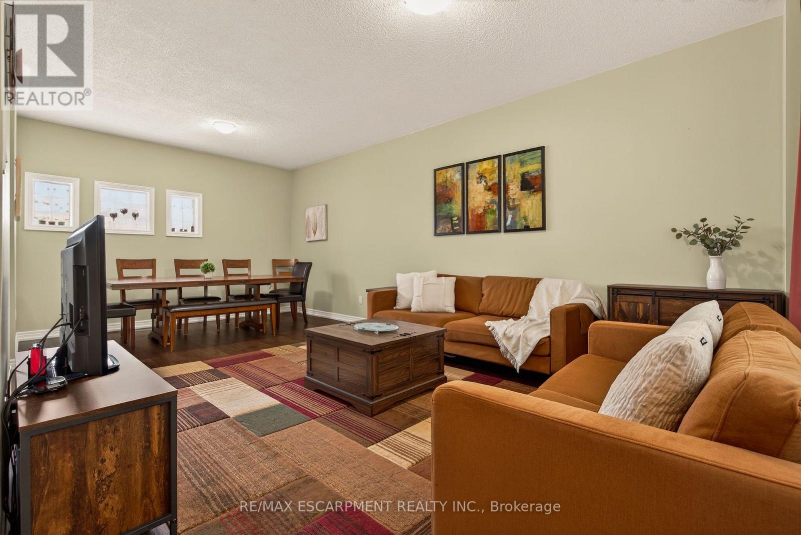 20 - 100 BEDDOE DRIVE