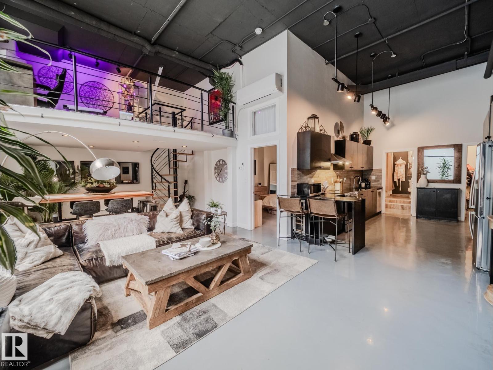 #1001 10179 105 ST NW