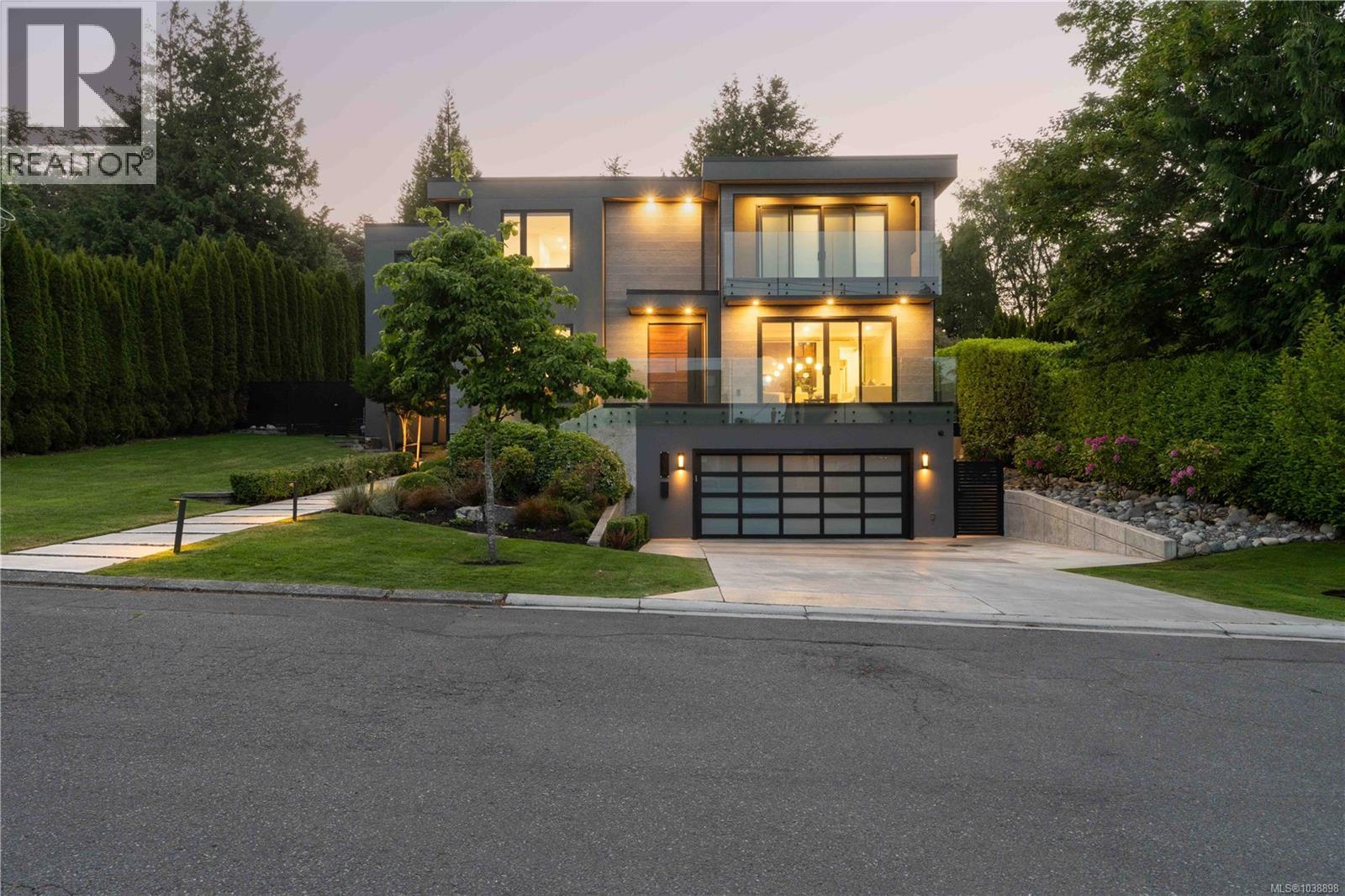 374 Sunset Ave