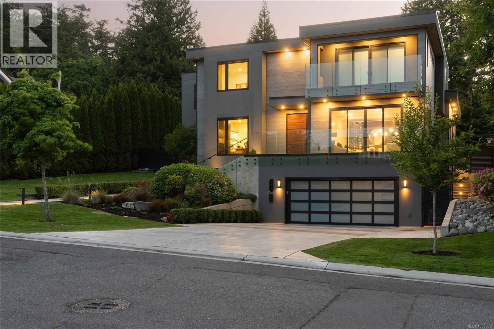 374 Sunset Ave