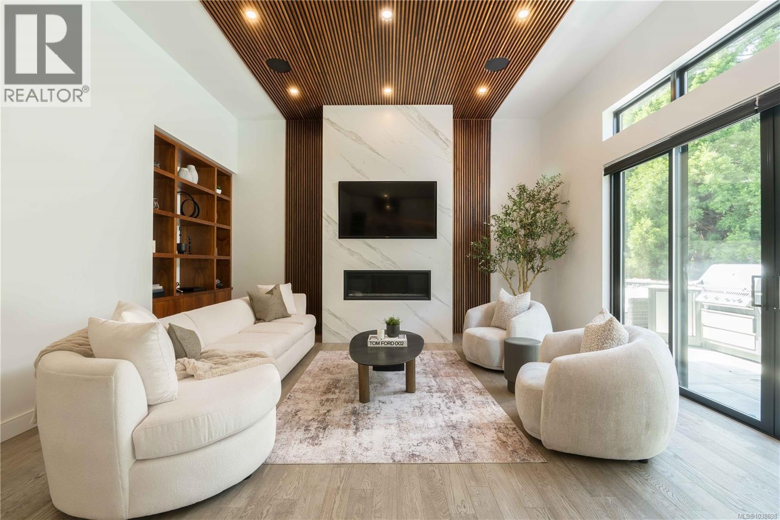 374 Sunset Ave