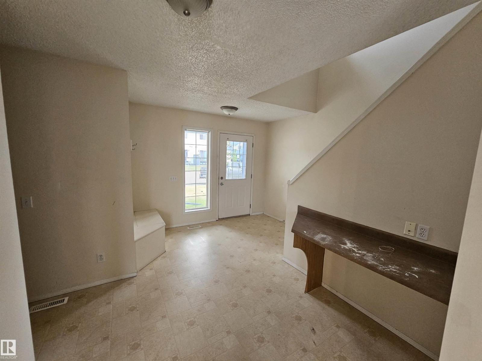#27 3 GROVE MEADOW DR