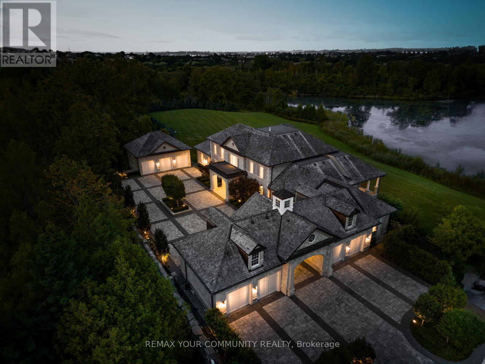 130 ST. JOHN'S SIDE ROAD E