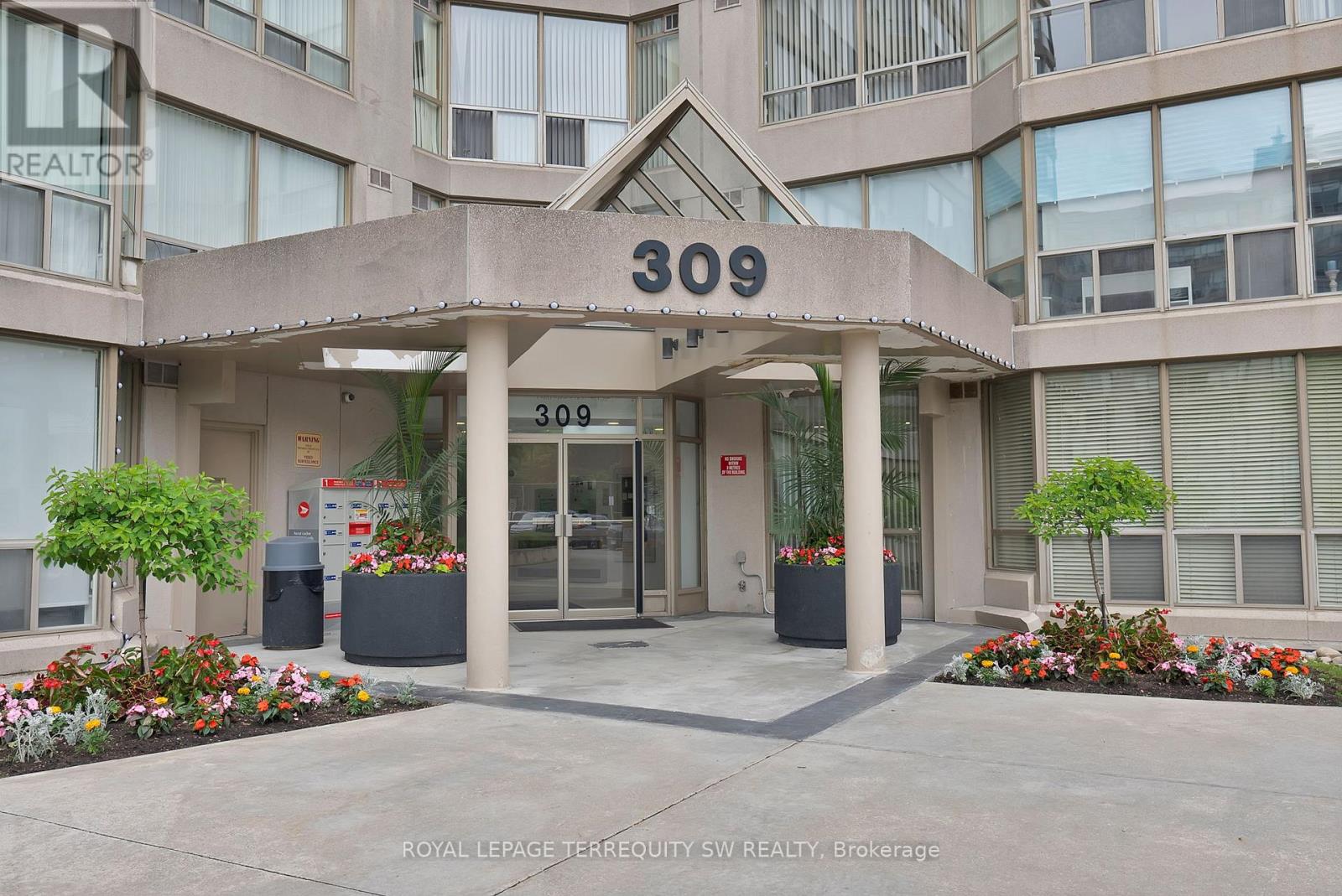 113 - 309 MAJOR MACKENZIE DRIVE E