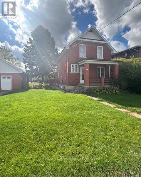 201 NORFOLK STREET Stratford ON N5A3Z1