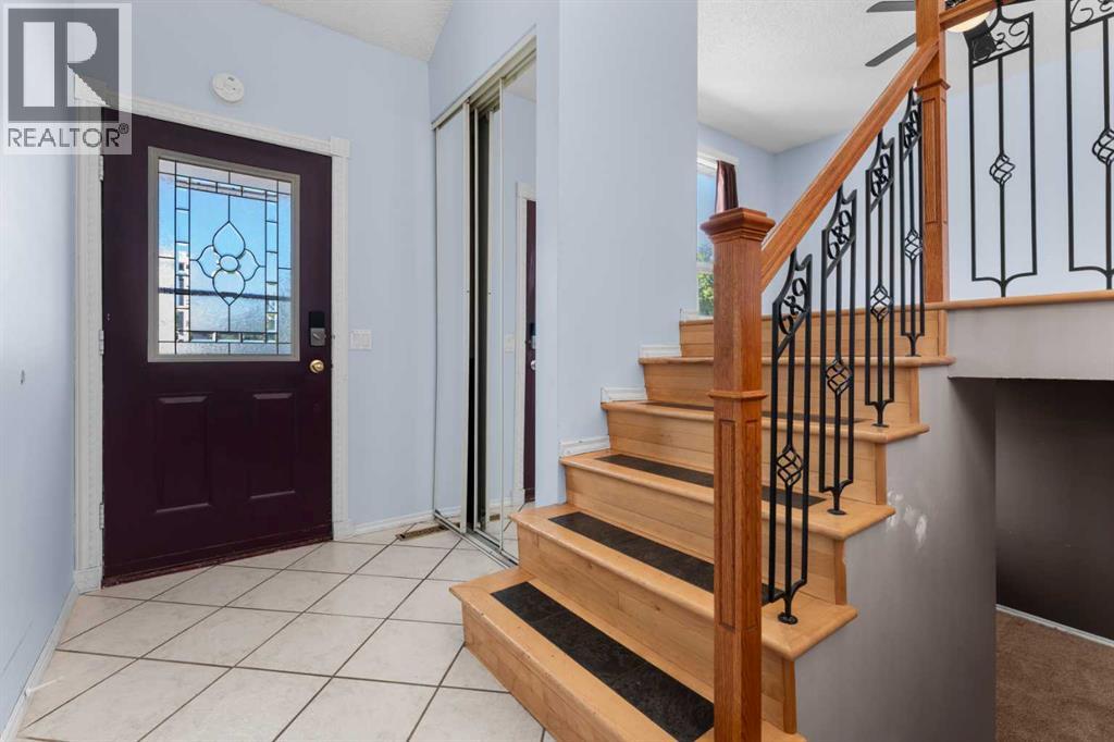 27 Elk Hill SE