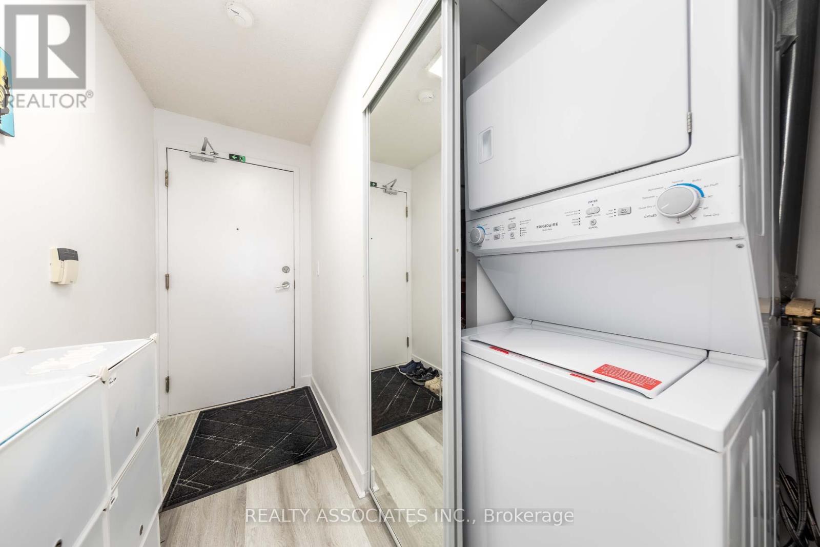 2501 - 36 LEE CENTRE DRIVE