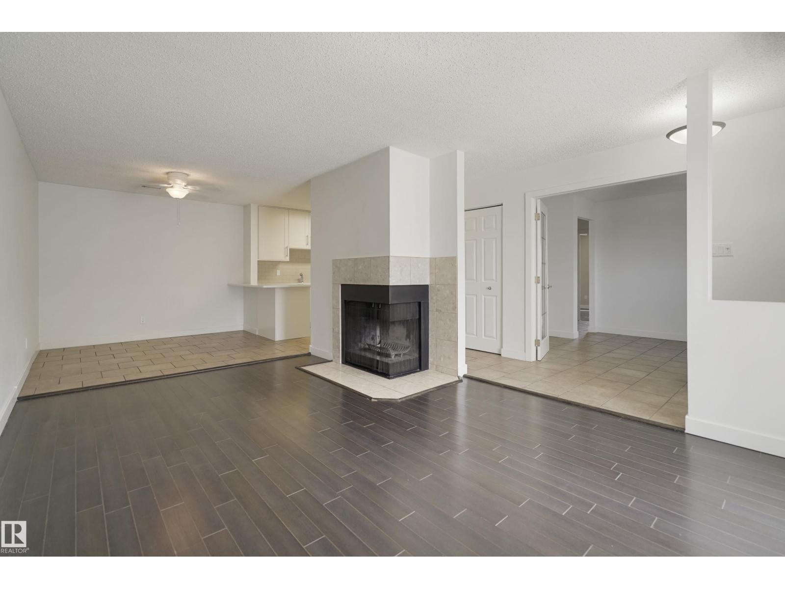 #54 2204 118 ST NW
