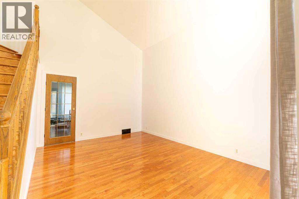 33 Sundown Close SE
